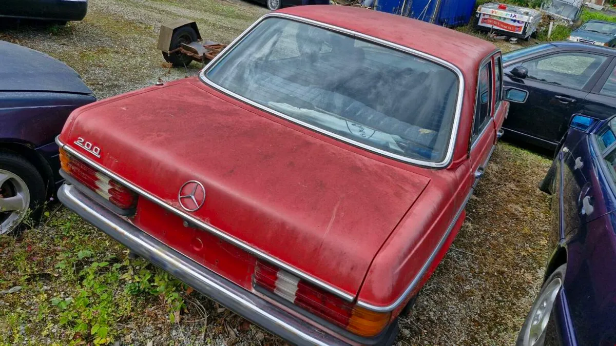 Mercedes benz e200 w123 - Image 3