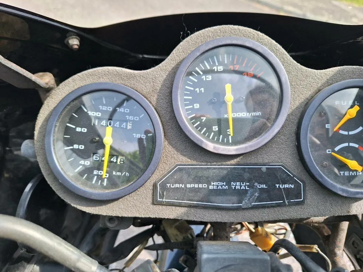 1988 Suzuki GSXR 250 - Image 3