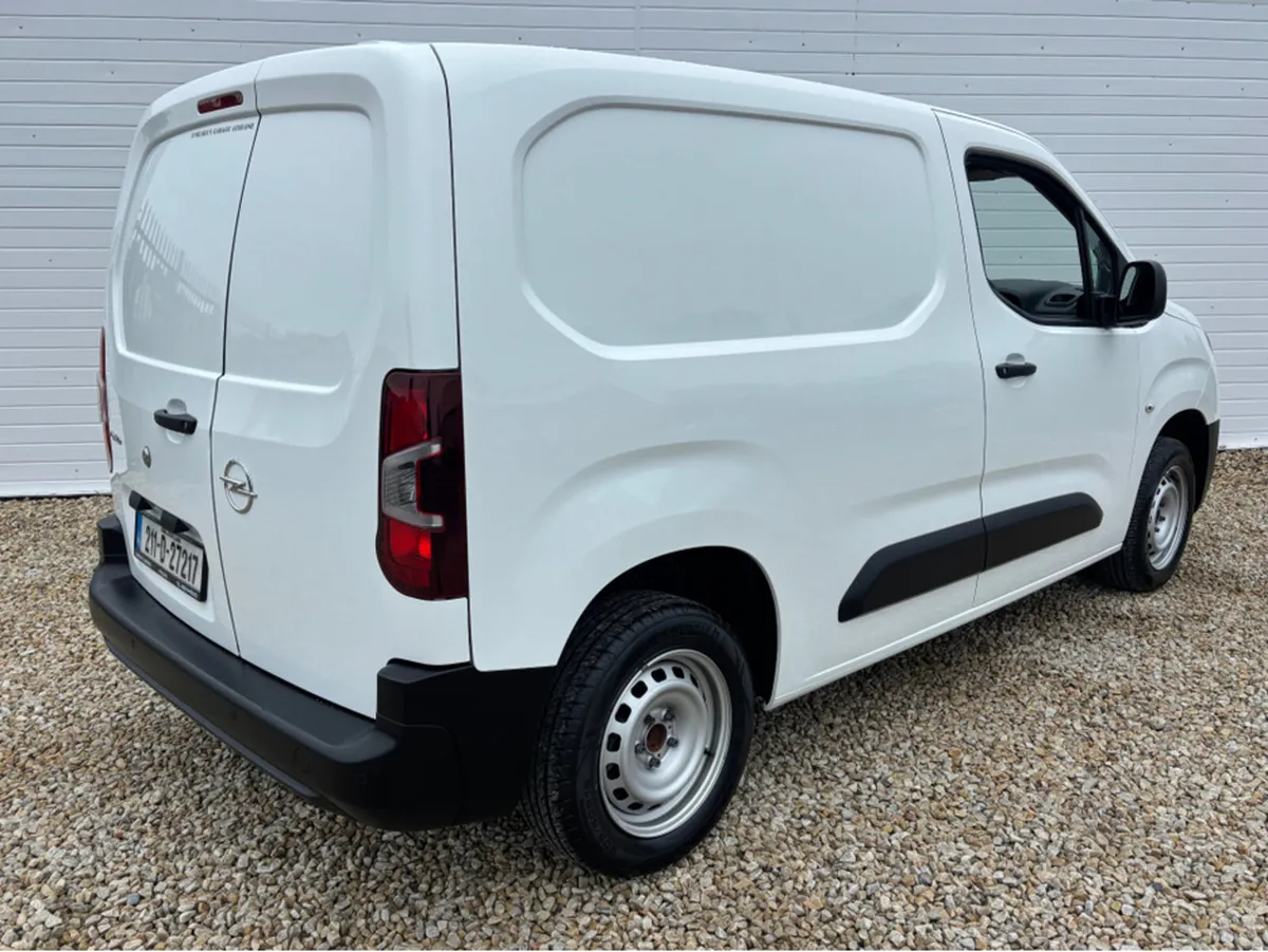 Opel Combo 1.5 75PS DIESEL - ONLY 41K,KMS - Image 2