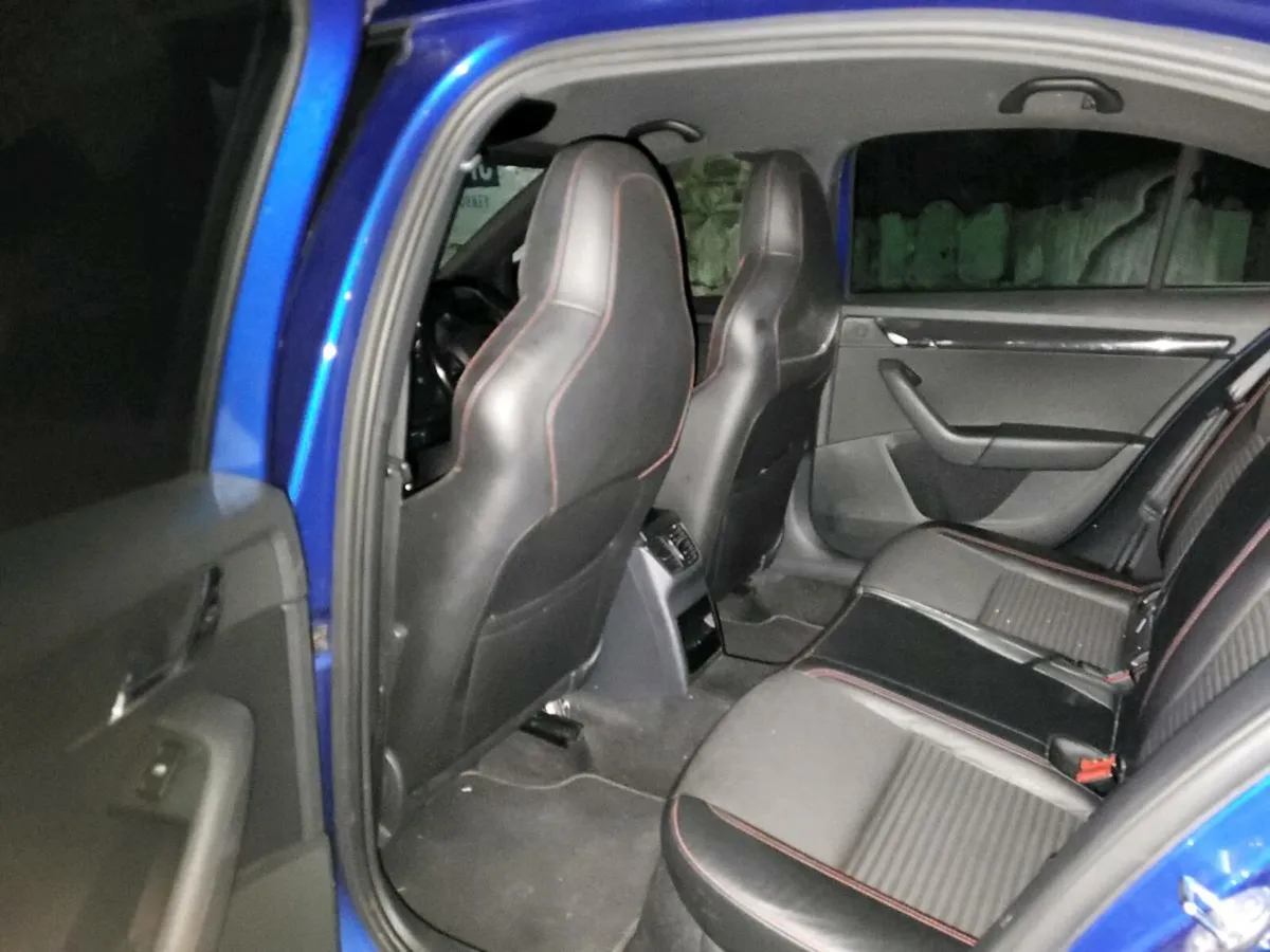 Car - Image 4