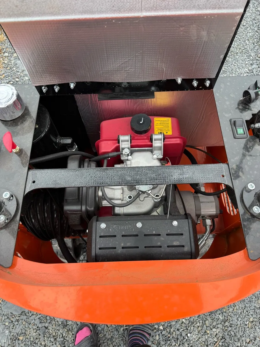 1 ton mini digger - Image 4