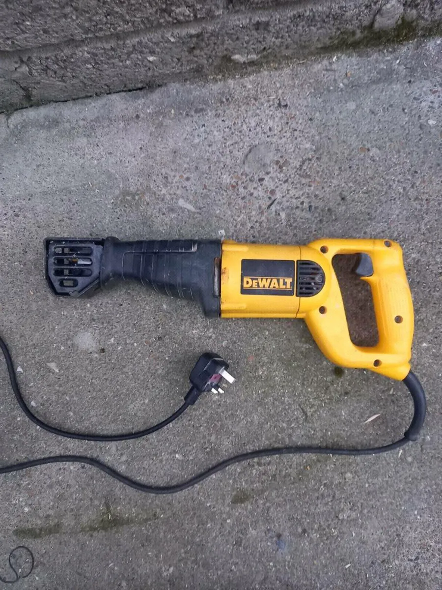 DeWalt Reciprocating Saw - Image 1