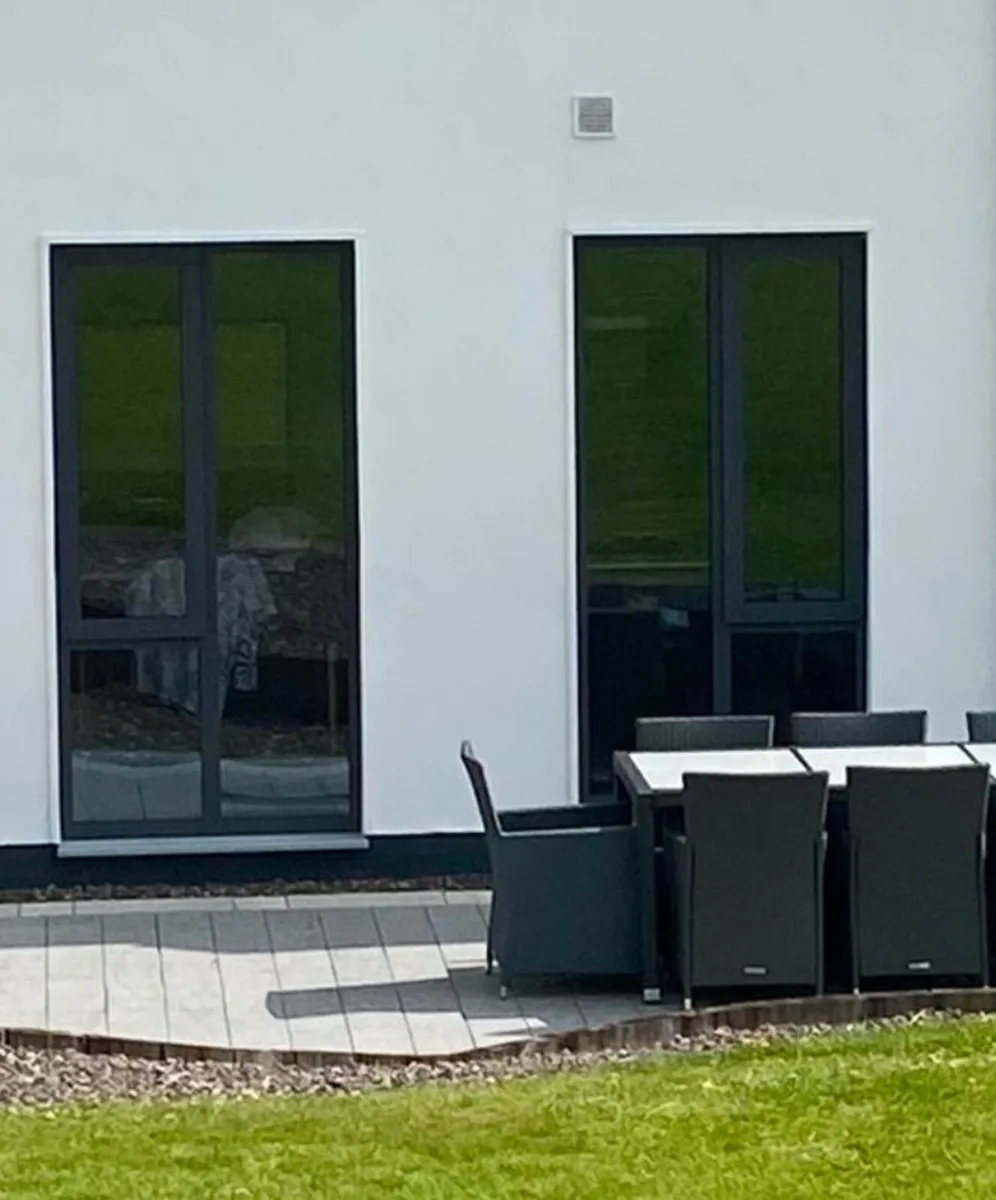2 x triple glazed windows - Image 1