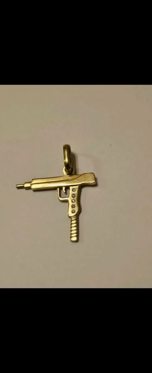 18K Gold Pendant - Image 2