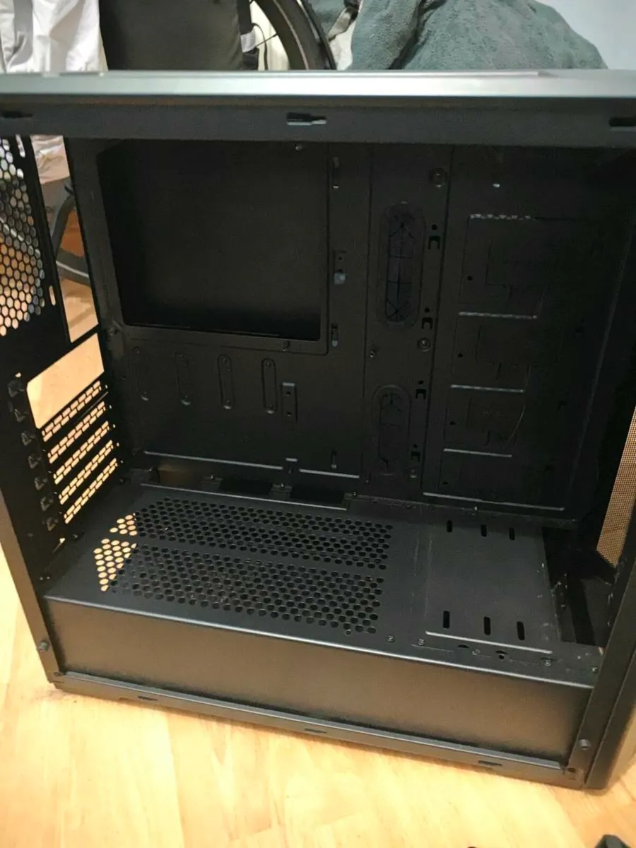 PC case - Image 3