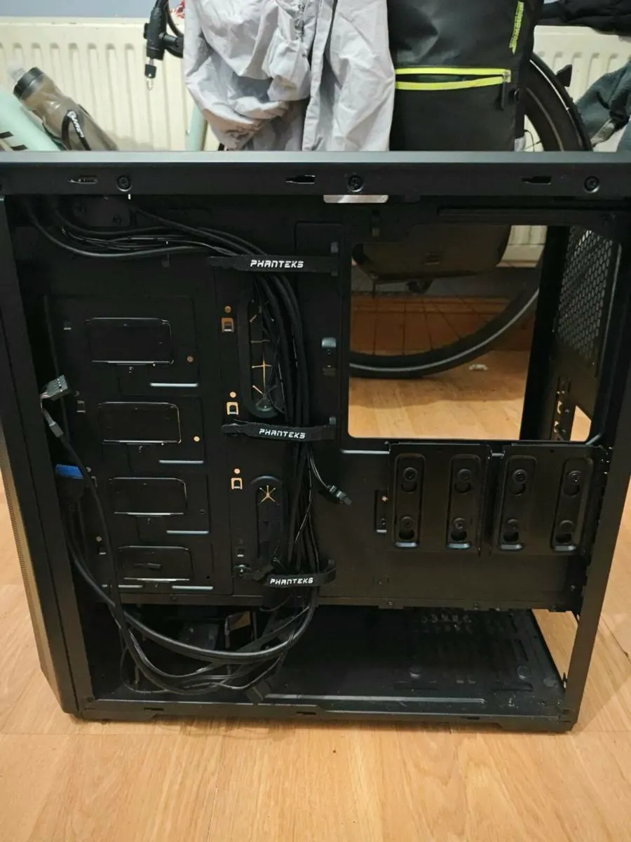 PC case - Image 4