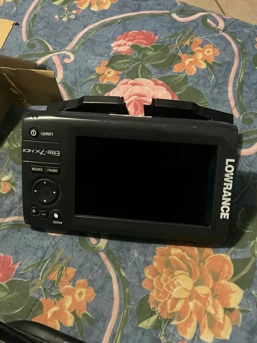 Lowrance Elite-7 Ti2 fishfinders + transducer - Image 1