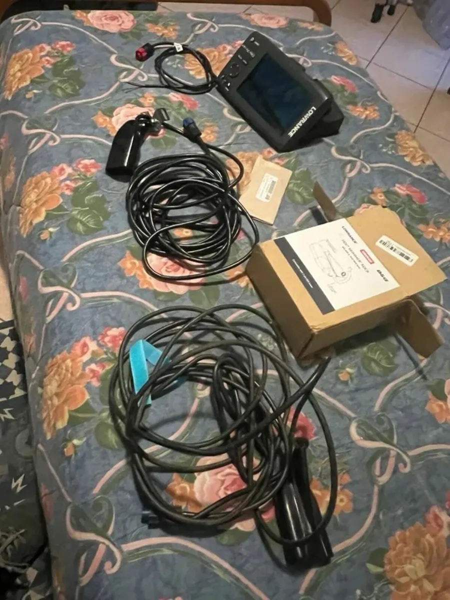 Lowrance Elite-7 Ti2 fishfinders + transducer - Image 4