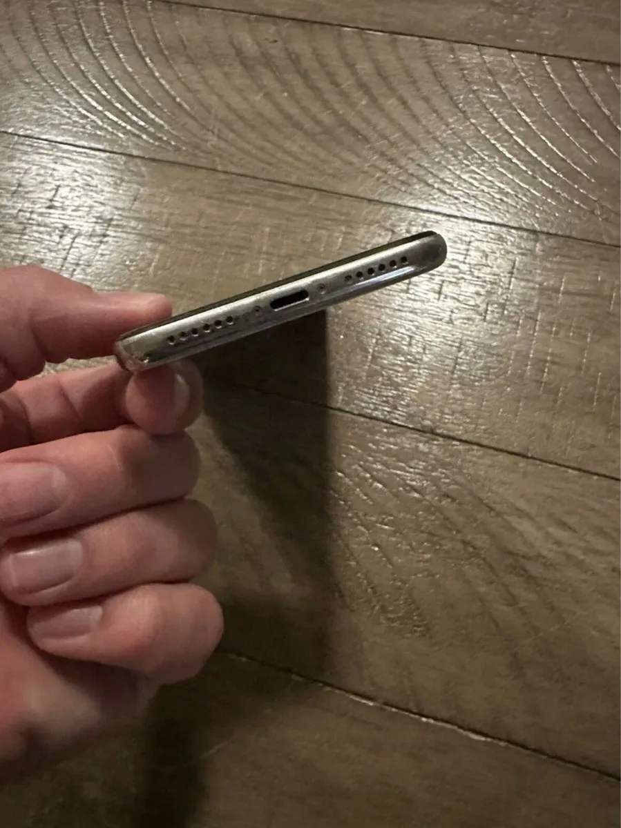 iPhone X silver 64GB unlocked - Image 4