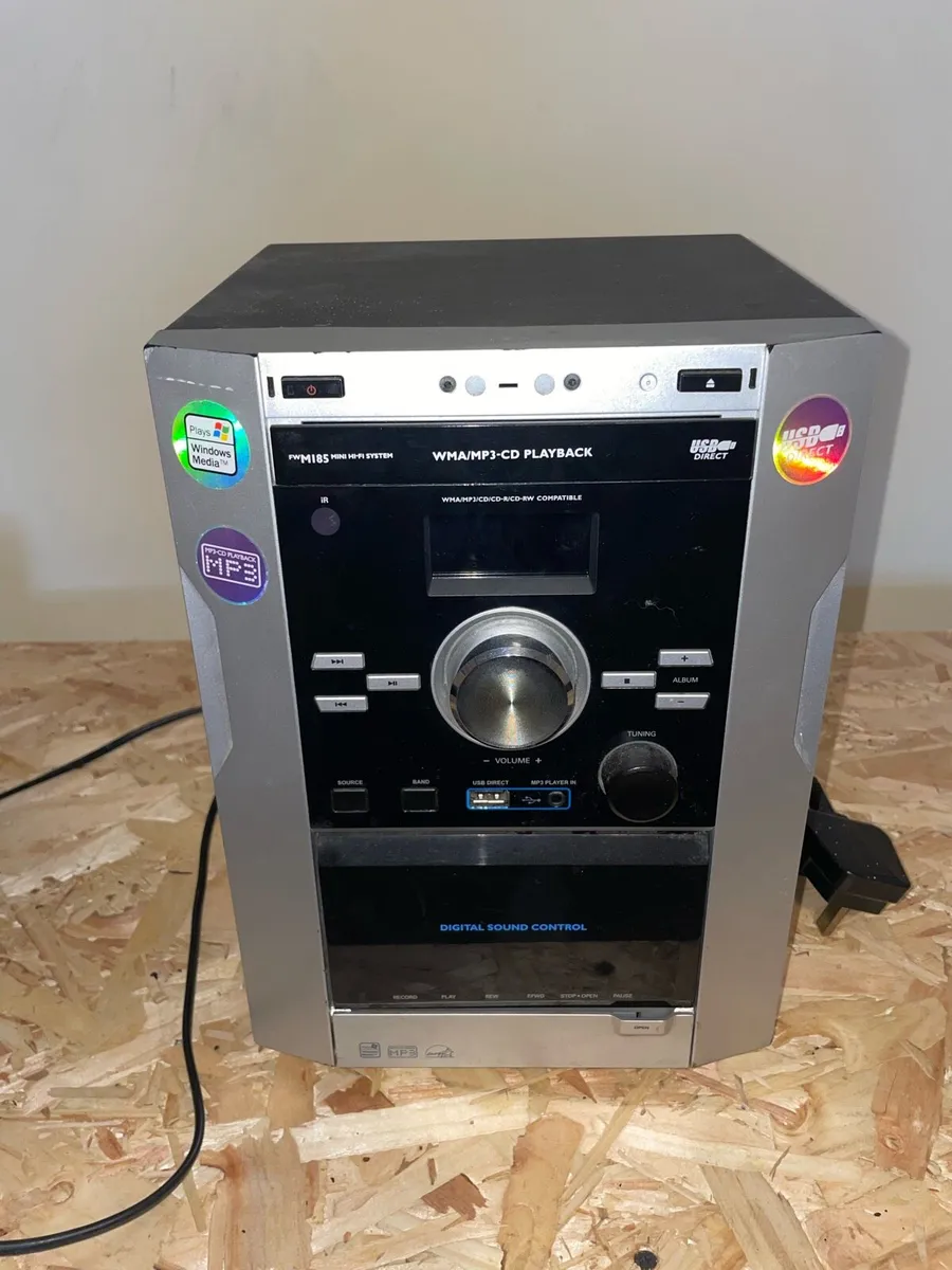 Home Hi-Fi System - Image 1