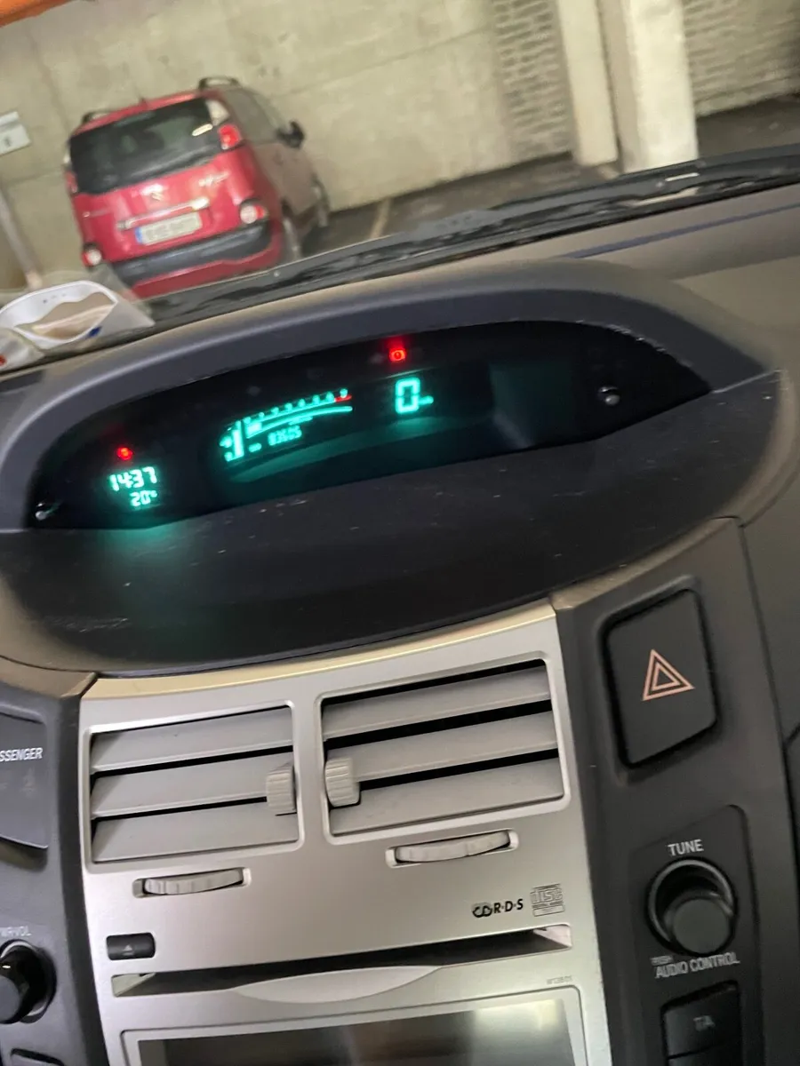 Toyota Yaris 2007 - Image 3