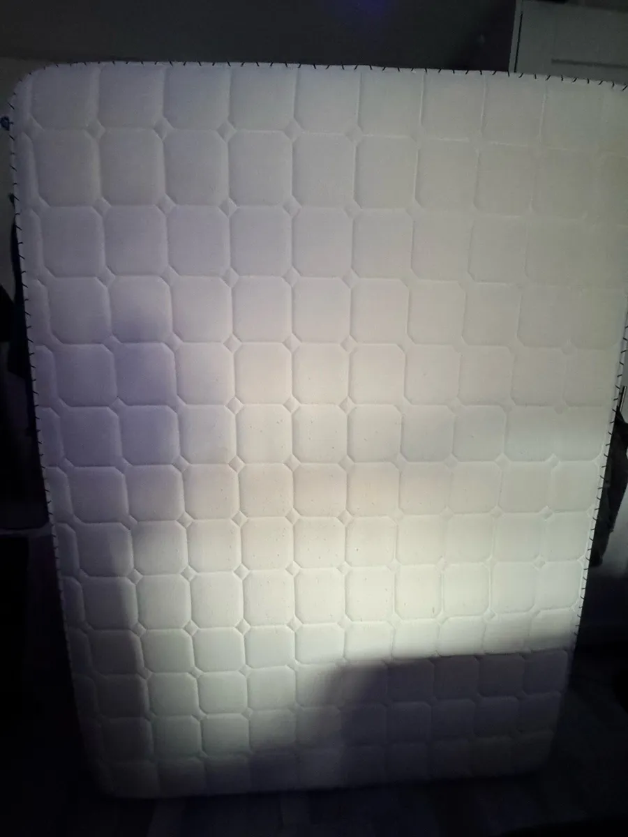 King size mattress - Image 1