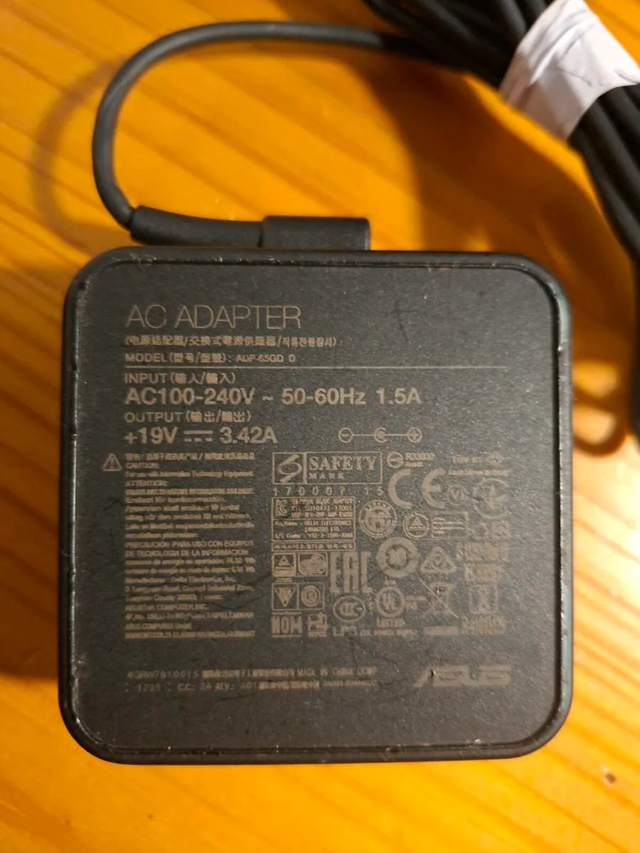 Laptop chargers - Image 4