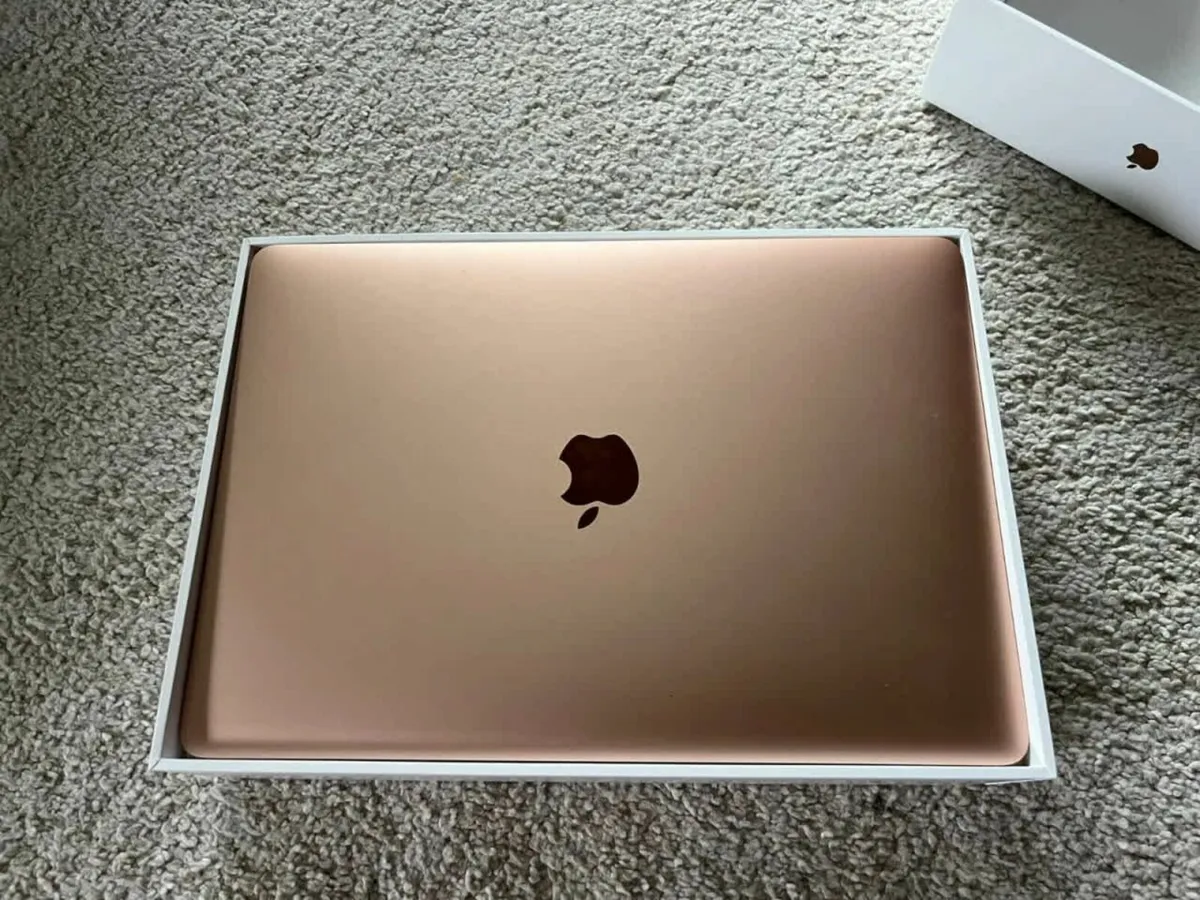 MacBook Air 2020 - Image 1