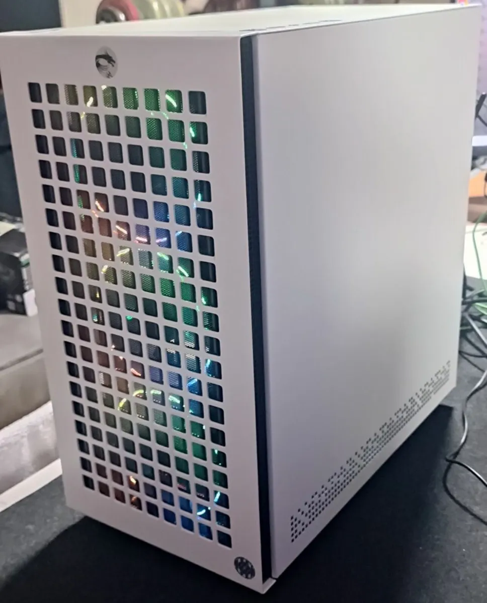 DEEPCOOL Hi-Performance White RGB Gaming PC - Image 3
