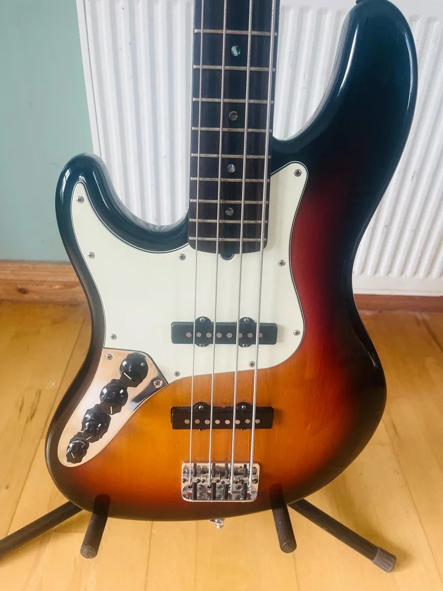American Deluxe Jazz Bass Left handed - Image 1