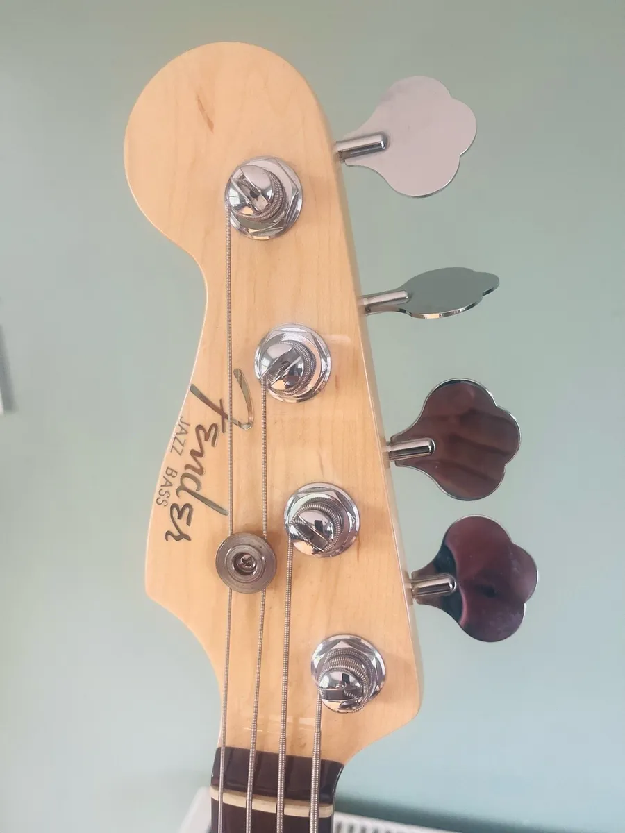 American Deluxe Jazz Bass Left handed - Image 4