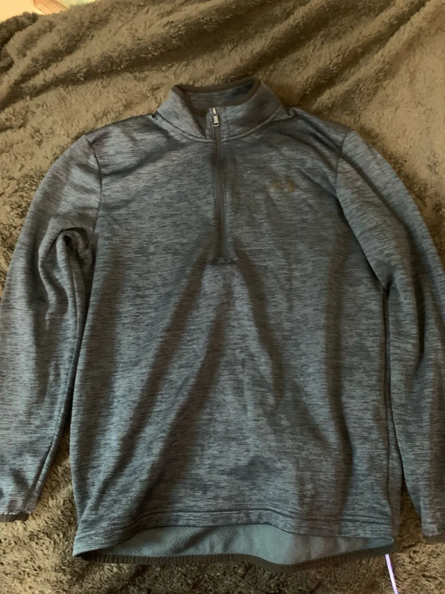 UNDER ARMOUR HOODIE