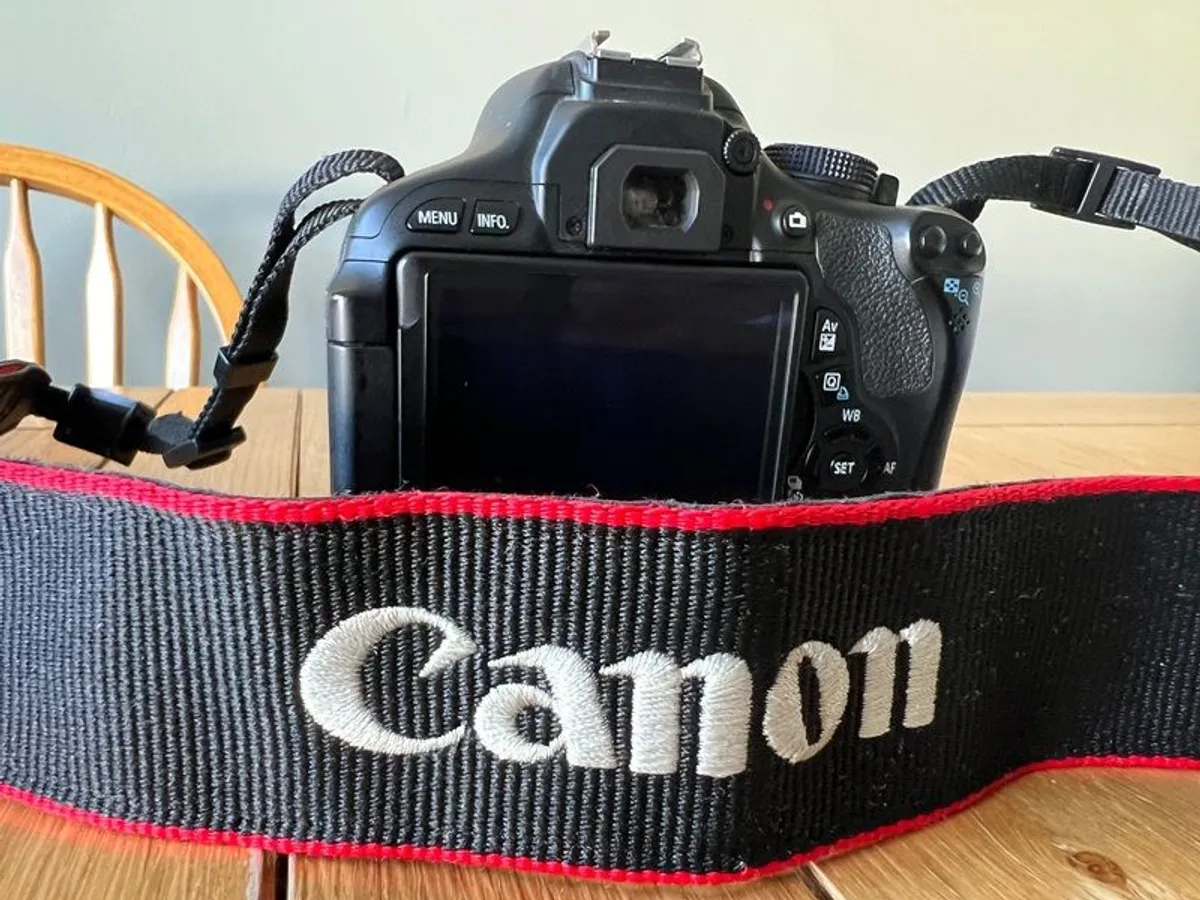 canon 600d  with lens - Image 1