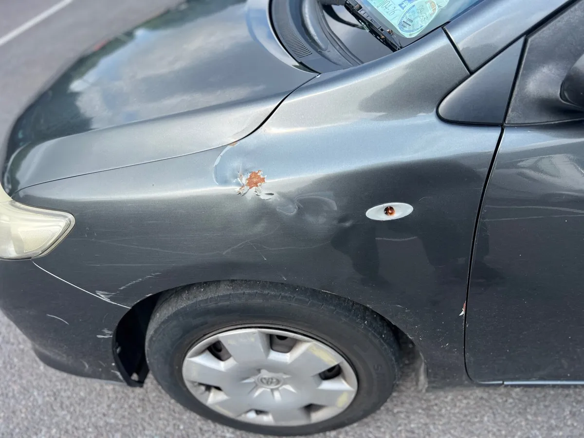 Toyota Corolla 2010, cheap repair or parts - Image 3