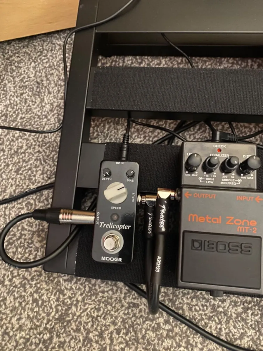 Guitar Pedal Board and Pedals - Image 2