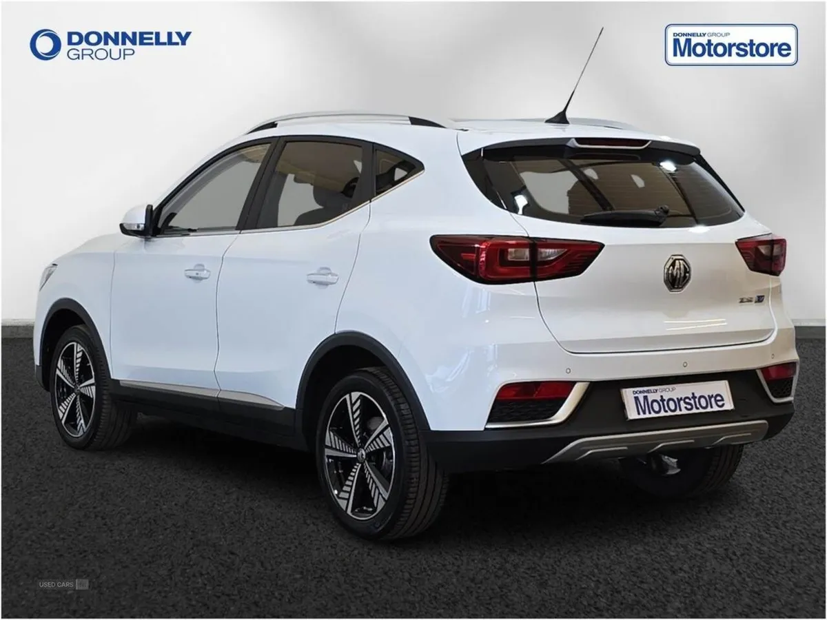 MG ZS 105kW Exclusive EV 45kwh 5dr Auto - Image 2