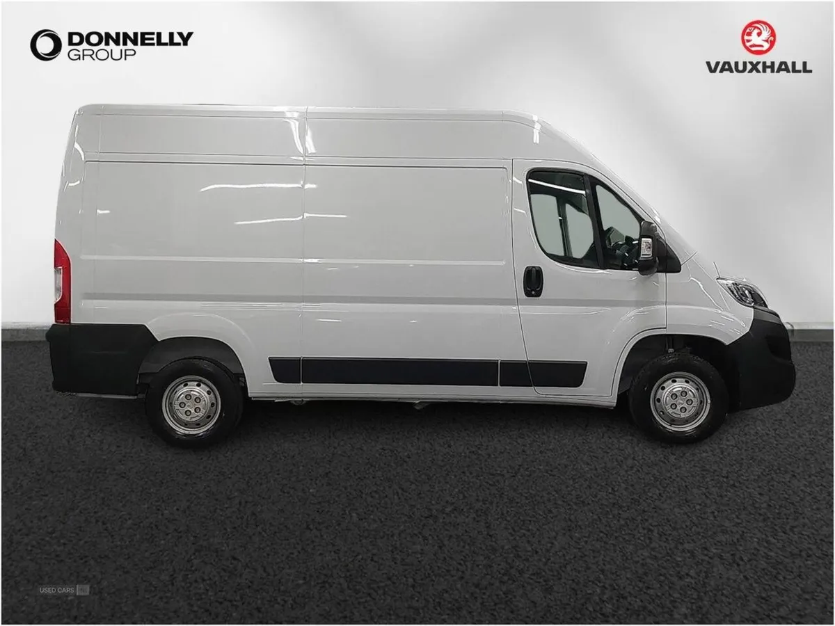 Vauxhall Movano 2.2 Turbo D 140ps H2 Van Dynamic - Image 3
