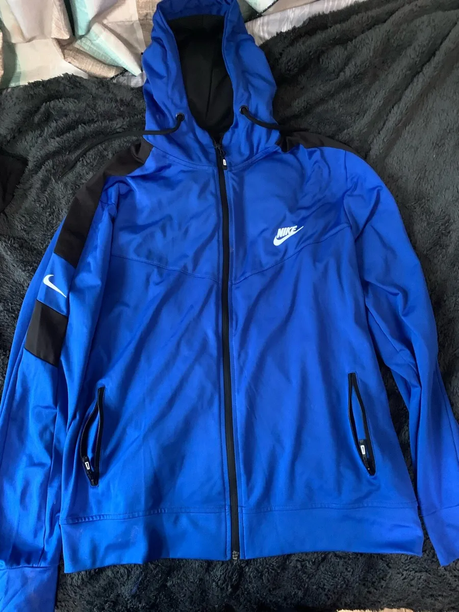 NIKE ZIP UP