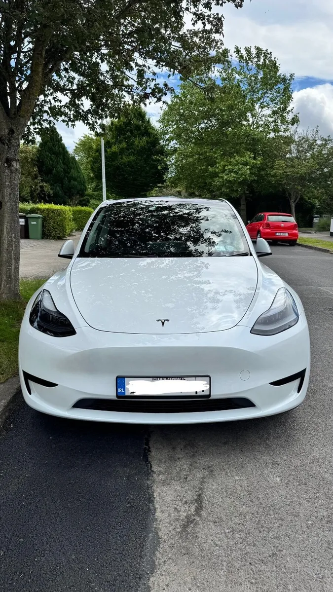 Tesla Model Y 2023 - Image 4