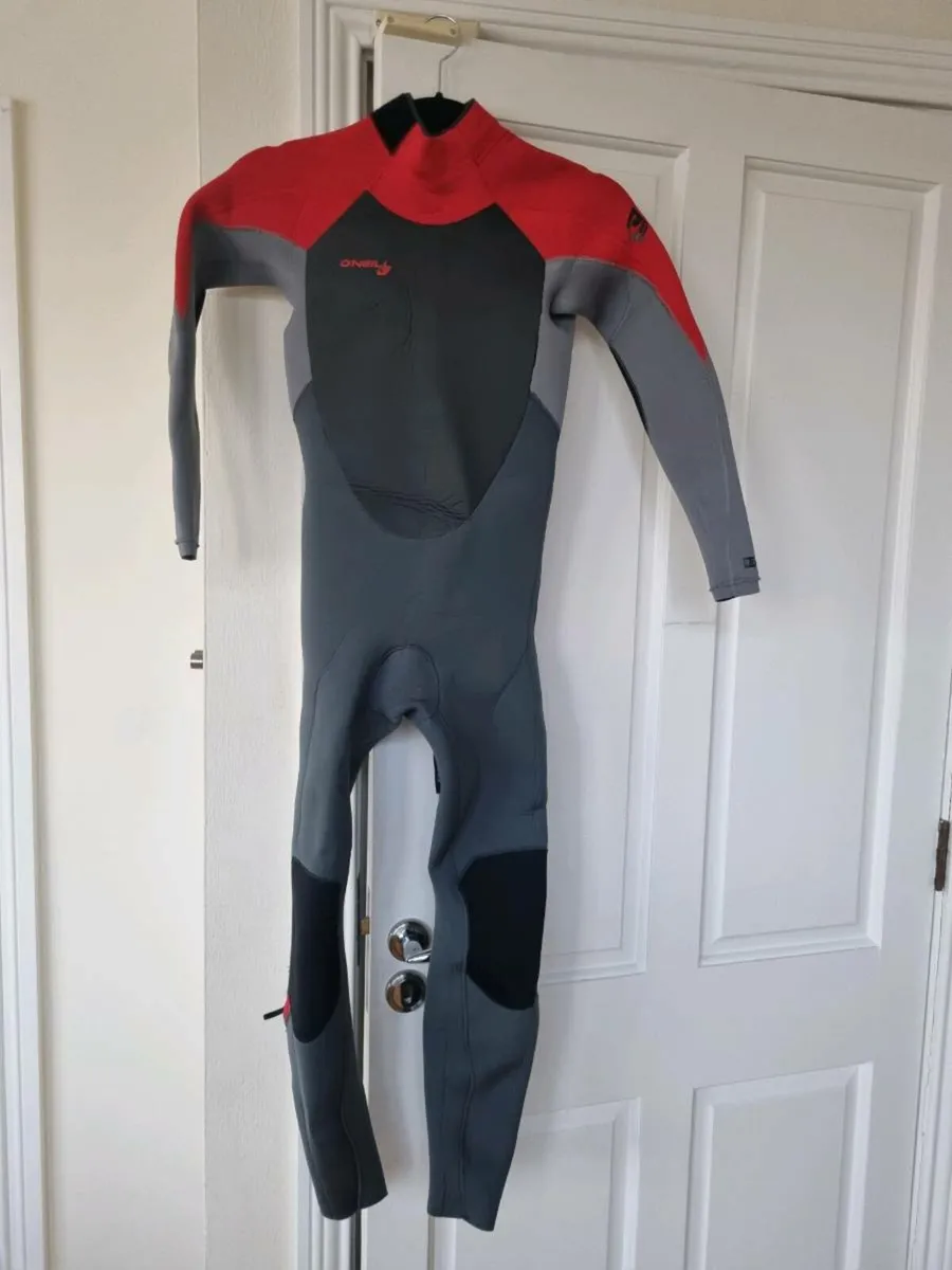 Wetsuit age 12 - Image 1