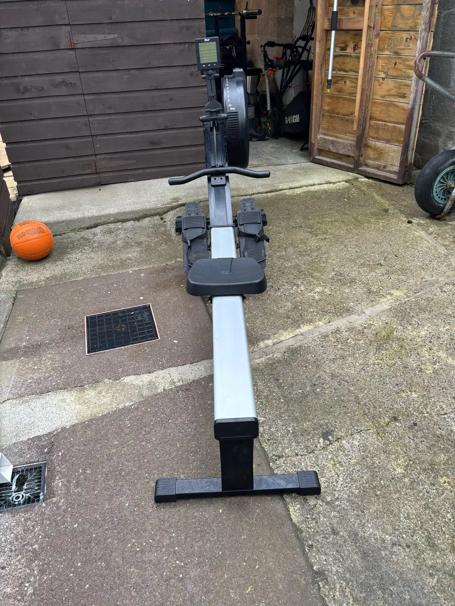 Rowing Machine - Image 2
