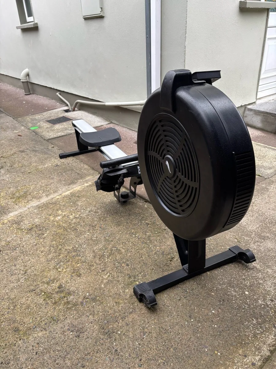 Rowing Machine - Image 4