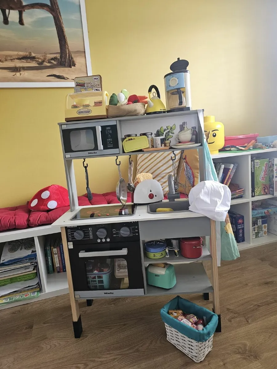 Kid's Kitchen - Image 1