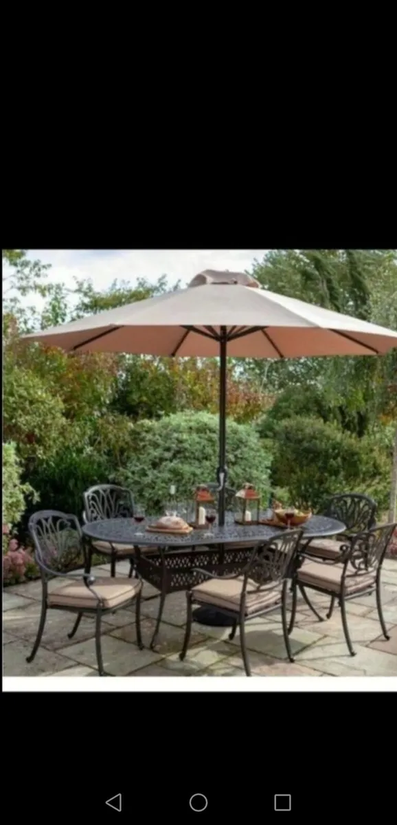 *CLEARANCE* Brand New Hartman Cast Alumi 6 Seater - Image 1