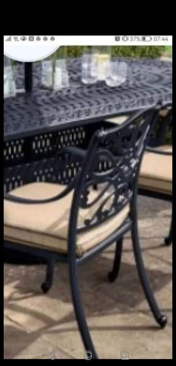*CLEARANCE* Brand New Hartman Cast Alumi 6 Seater - Image 3