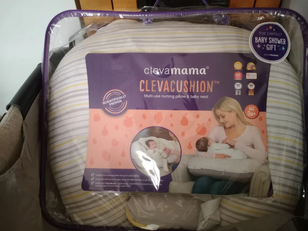 Bouncer travel cot and pillow - Image 2