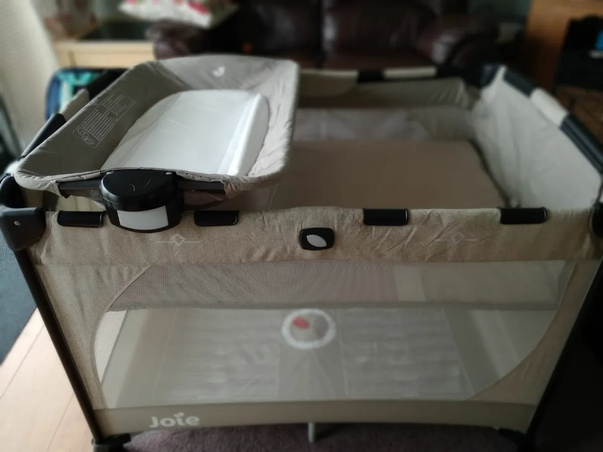 Bouncer travel cot and pillow - Image 3