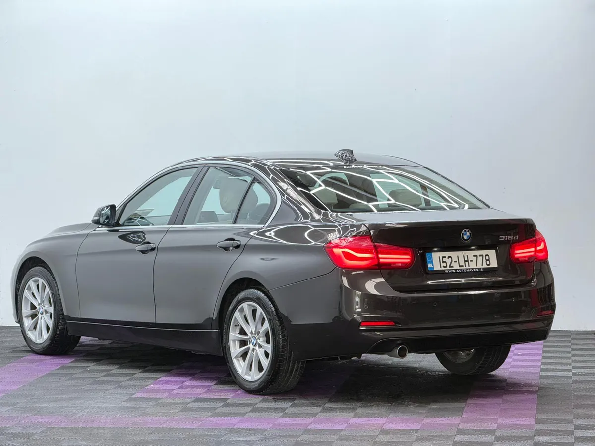 2015 BMW 3 Series SE, Automatic - Image 4