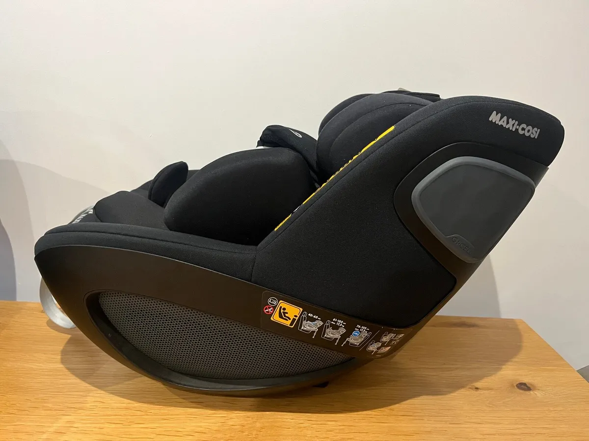 maxi cosi car seat set pebble, pearl and 360 base - Image 4