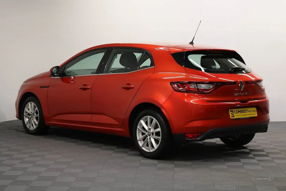 Renault Megane TCe Play - Image 4
