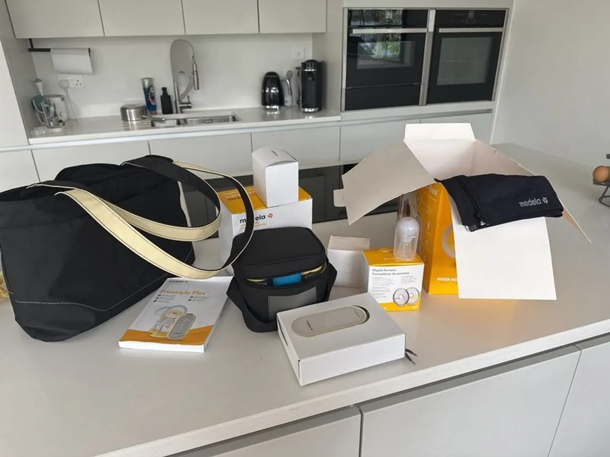 Medela Freestyle Flex Breast Pump - Image 1