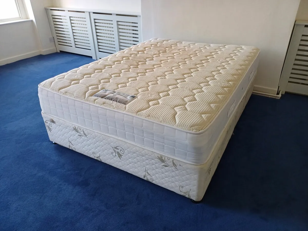 Bed - King Size - Image 1