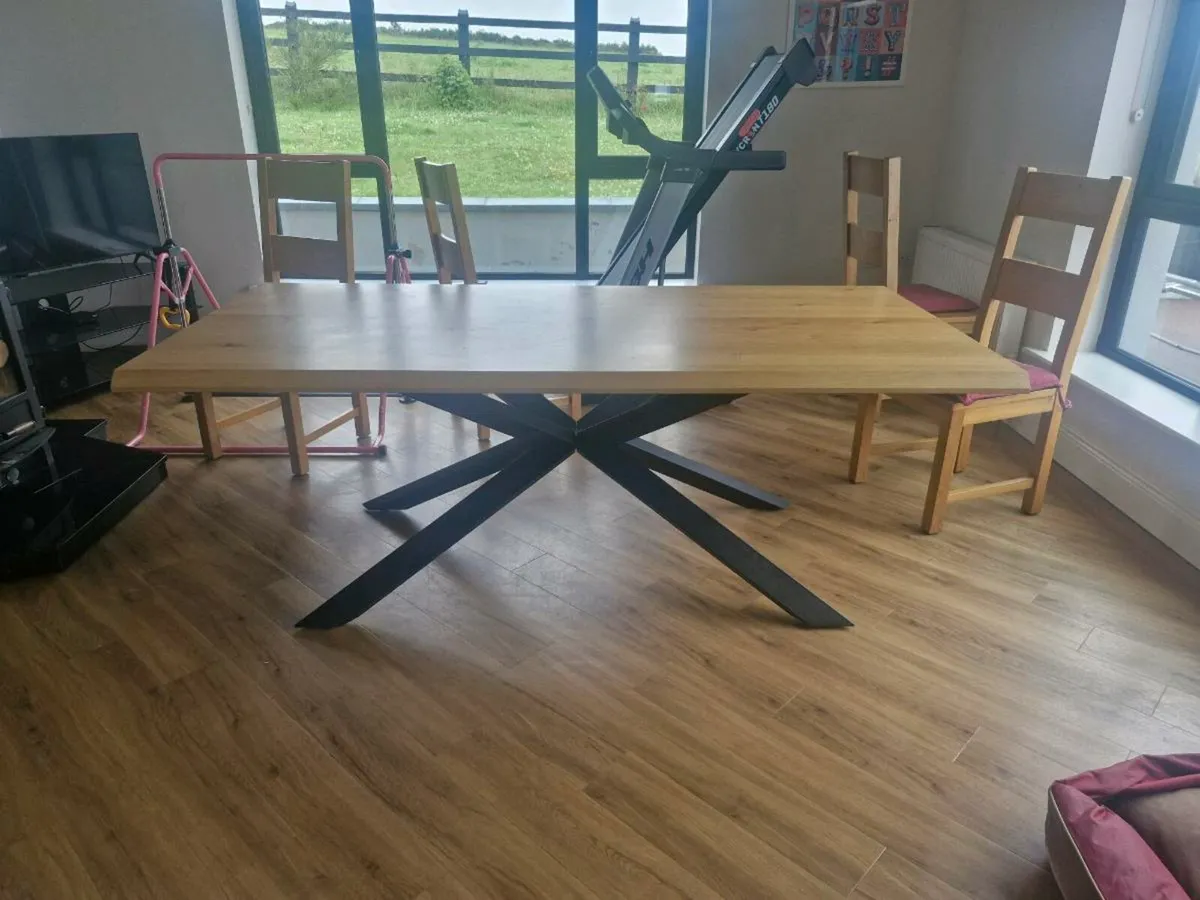 Dinning table - Image 1