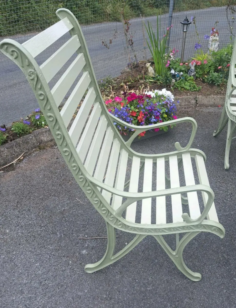 Garden table and chairs - Image 4