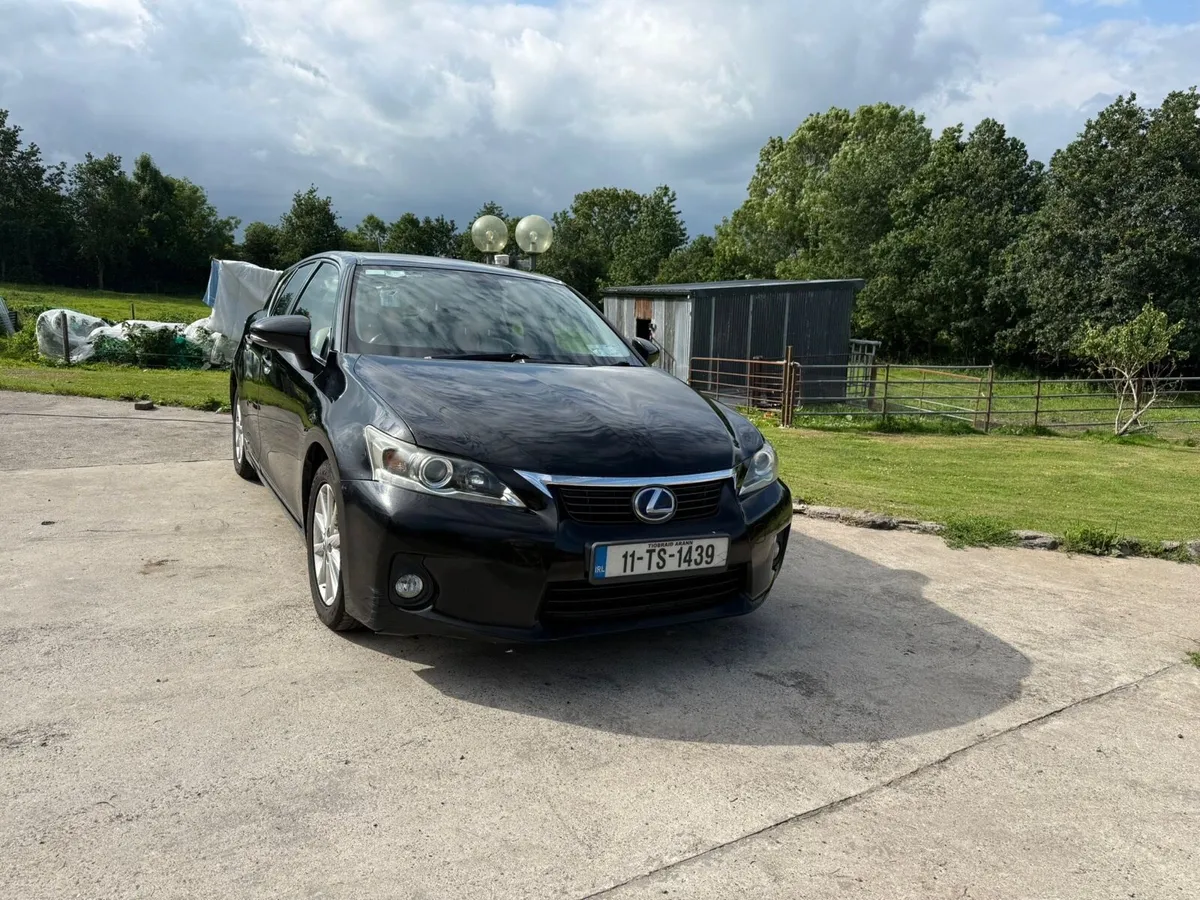2011 Lexus CT 200h - Image 1