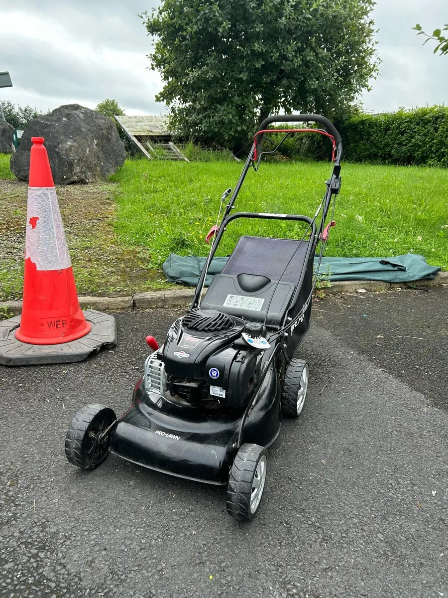 Pro lawn Lawnmower for sale
