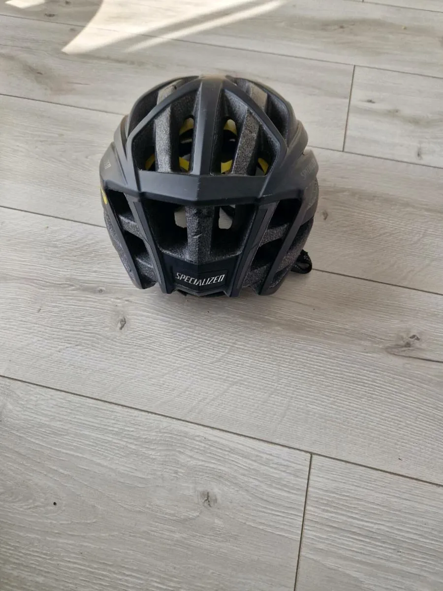 Cycling helmet - Image 1