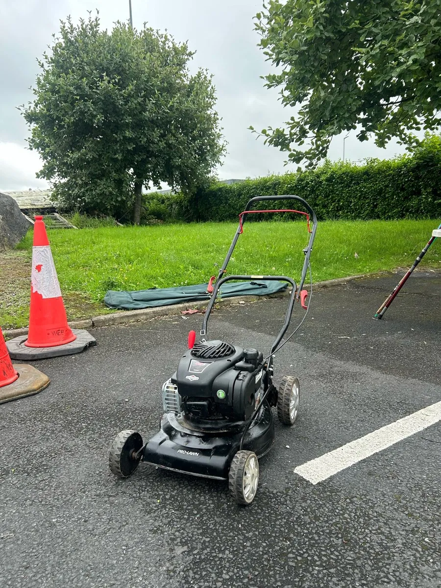 Pro lawn Lawnmower for sale