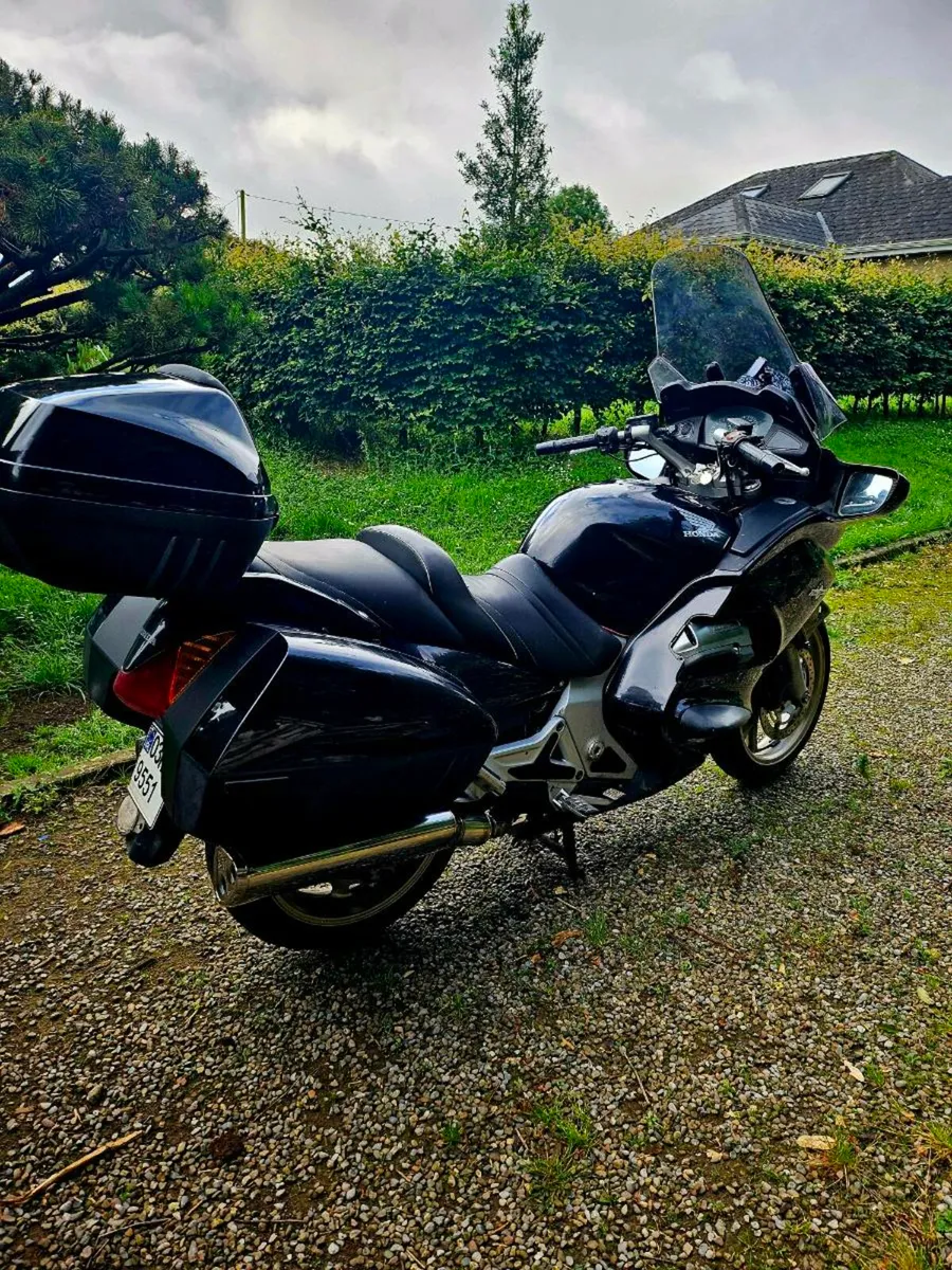 Honda pan european st 1300 - Image 1
