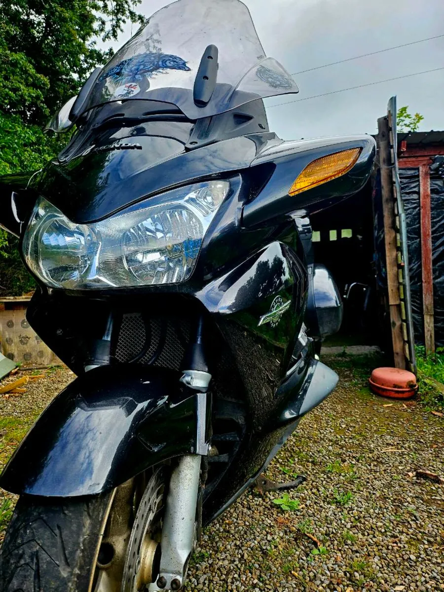 Honda pan european st 1300 - Image 2